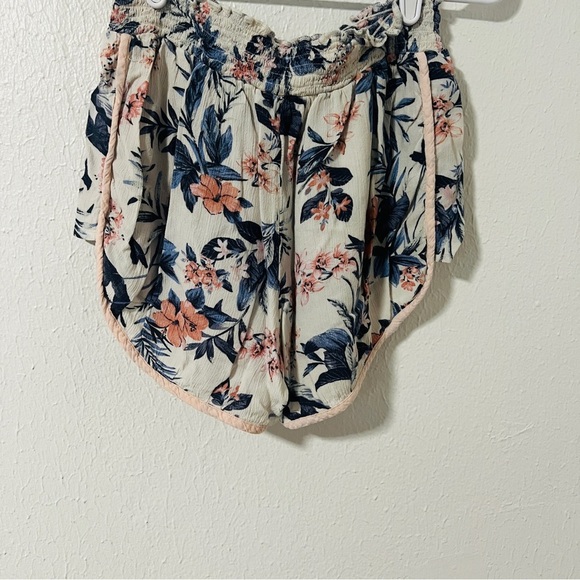 American Eagle Outfitters Floral Print Shorts - Pink and Blue Casual Beach - Picture 4 of 9